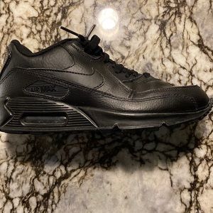 Black Nike air max, used, size youth 5